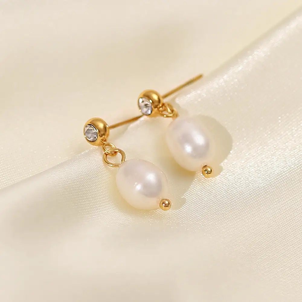 Marilyn Earring